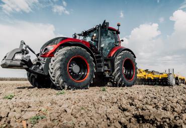 Valtra prezentē N5 un T5 sēriju traktorus