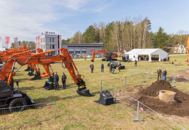 FOTOREPORTĀŽA: Hitachi tehnikas dienas Mārupē