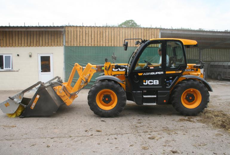 JCB Loadall kompaktais iekrāvējs ar DualTech VT