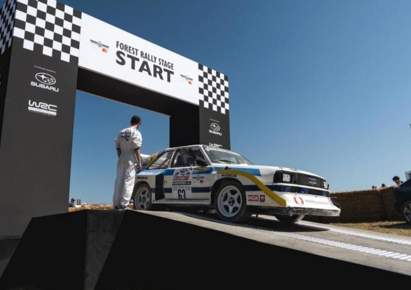 Apmeklējam leģendāro Gudvudas festivālu – ātruma svētkus Anglijas laukos