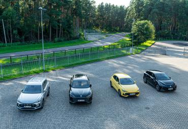 Prezentē auto zīmolu MG