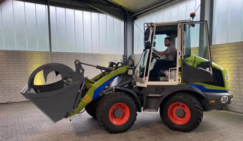 Claas elektriskais iekrāvējs 