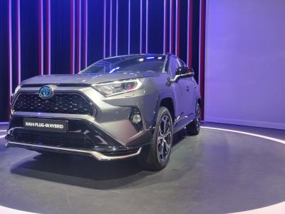 Prezentēts jaunais Toyota RAV4 Plug-in hibrīds