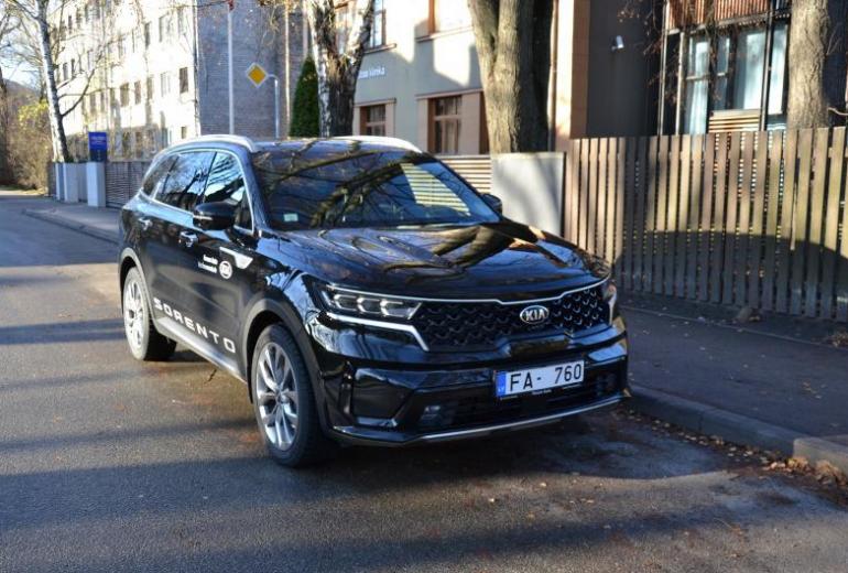 Kia Sorento testa brauciens