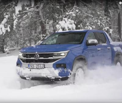 Vilks ziemā. Šķeļam kupenas ar jauno Volkswagen Amarok