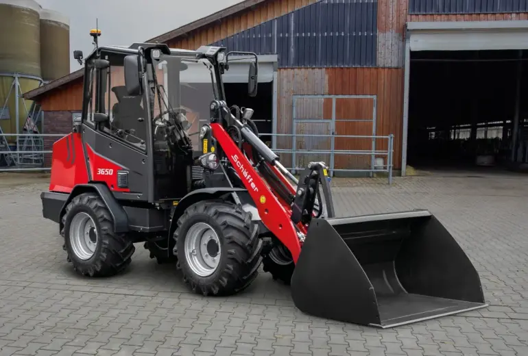 Jauns Schäffer kompaktais iekrāvējs