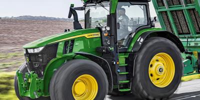 John Deere 7R jaunais flagmanis