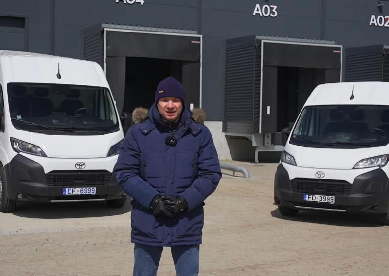 Toyota lielākais furgons Proace Max brauc gan ar dīzeli, gan elektrību