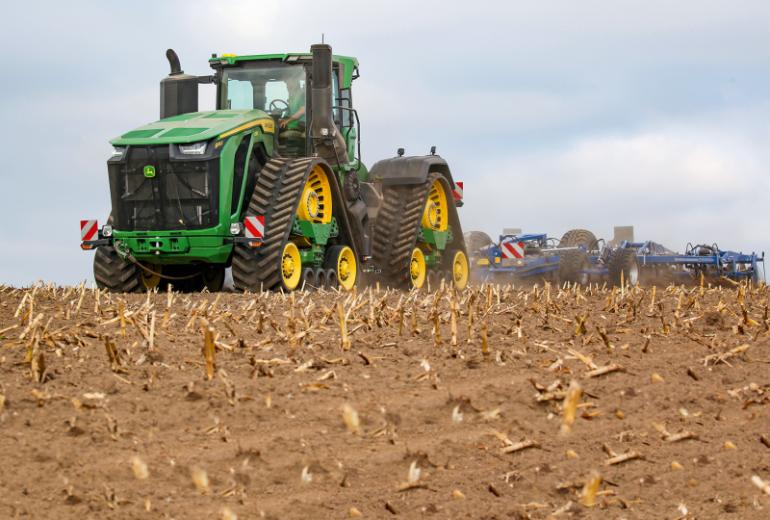 PROFI TESTS: John Deere 9RX 830 