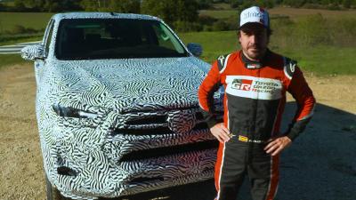 Alonso testē jauno Toyota Hilux