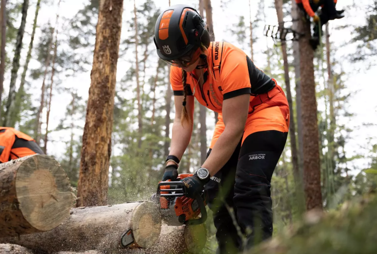 Jauni Husqvarna motorzāģi profesionāļiem