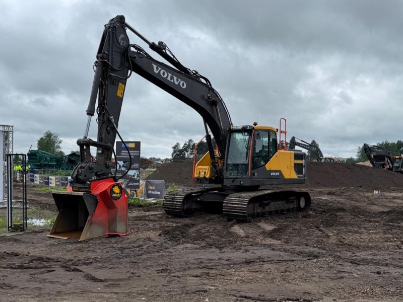 Fotoreportāža: Volvo jaunās paaudzes ekskavatoru demonstrācija