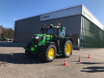 John Deere 6R 155 un 6R 215 Latvijas pirmizrāde