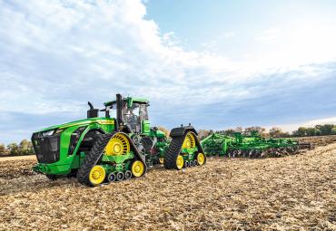 John Deere 9RX traktoriem trīs jauni modeļi