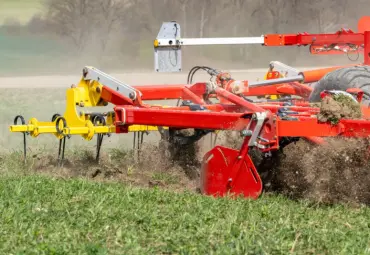 Pilnveidots Pöttinger Plano kultivators