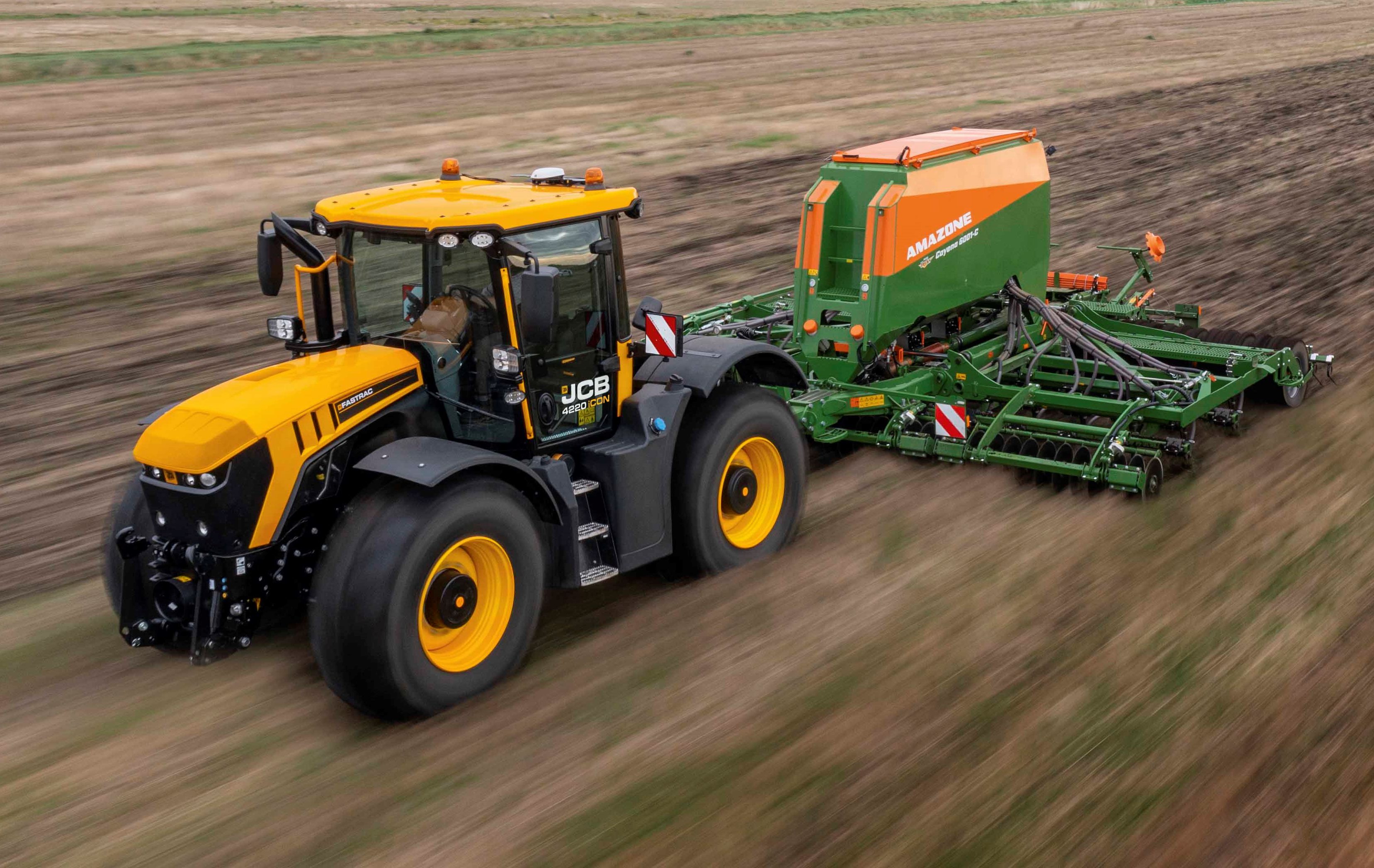 JCB prezentē Fastrac iCON