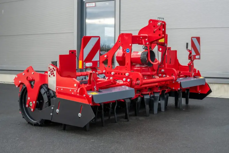 Horsch rotorkultivators Kredo 300 ZS traktoriem