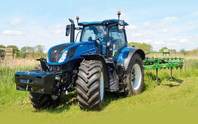 PIRMIE IESPAIDI: New Holland T7.315 HD