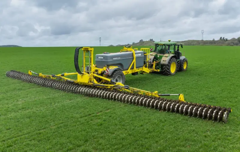 Šķidrā mēslojuma izkliedētājs Bednar Neveon