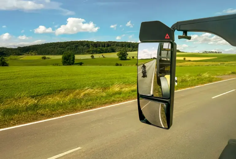 Forvia Hella koncepcija satiksmes drošības uzlabošanai